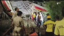 Más de 200 muertos por choque de trenes en India Más de 200 muertos por choque de trenes en India