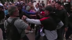 “No nos dejan entrar”: altercados entre votantes venezolanos  “No nos dejan entrar”: altercados entre votantes venezolanos