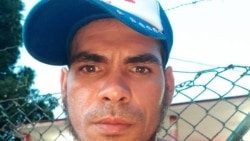 Policía amenaza a joven que filmó protestas en Arroyo Naranjo Policía amenaza a joven que filmó protestas en Arroyo Naranjo