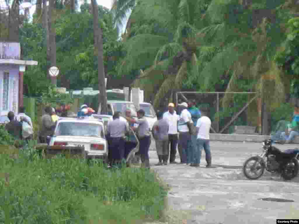 Hablemos Press divulga imagenes de activistas victimas de actos de repudio y agresiones