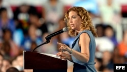 Debbie Wasserman Schultz durante un acto de campaña en Tampa, Florida.