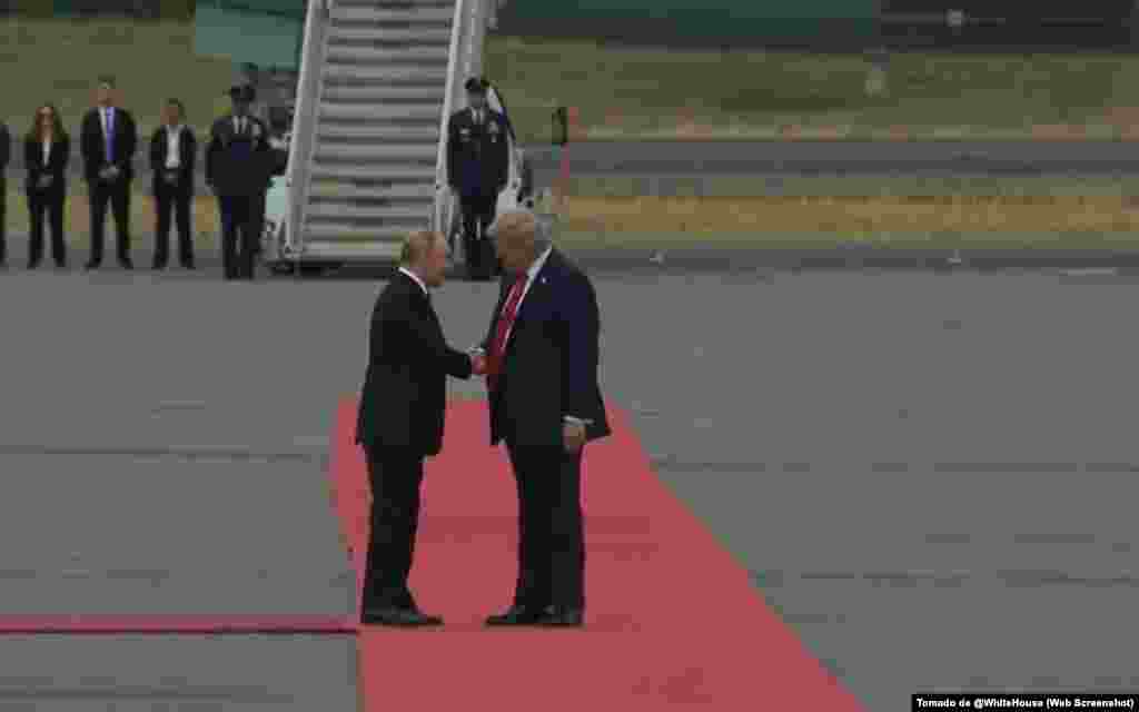 Putin y Trump se estrecharon la mano en Alaska el 15 de agosto de 2025.