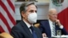De izq. a der. el secretario de Estado Antony Blinken y el presidente Joe Biden en una reunión en la Casa Blanca.