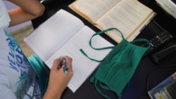 Padres preocupados por la falta de noticias sobre reinicio del curso escolar Padres preocupados por la falta de noticias sobre reinicio del curso escolar