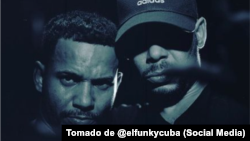 Los raperos de Patria y Vida, El Osorbo y El Funky, de izquierda a derecha respectivamente.