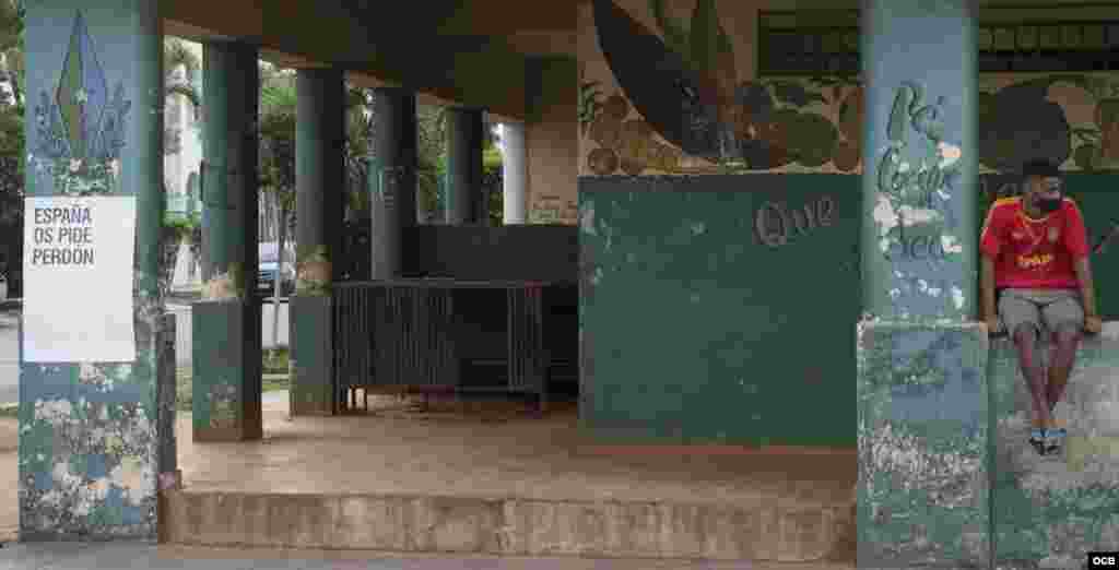 Perdón Español en las calles de La Habana, obra del artista Abel Azcona