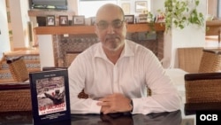 Omar Sixto, autor del libro "Se acabó la diversión". 
