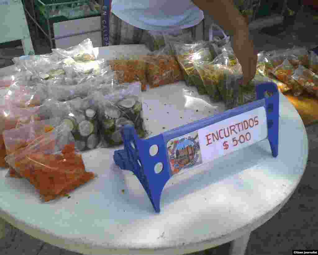 El reportero ciudadano de José R Borges recorre mercados privados  de venta a la población en Cabaiguán, Sancti Spíritus.