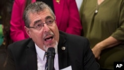 Bernardo Arévalo de León, de 64 años, es el ganador de la segunda vuelta de las elecciones presidenciales de Guatemala.