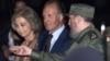 El Rey Juan Carlos y la Reina Sofía fueron recibidos por Fidel Castro el 14 November 1999 en su viaje a Cuba por la IX Cumbre Iberoamericana. AFP/ Christophe Simon