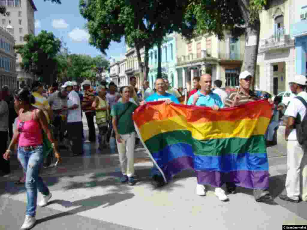 LGTB celebra Día del Orgullo Gay 