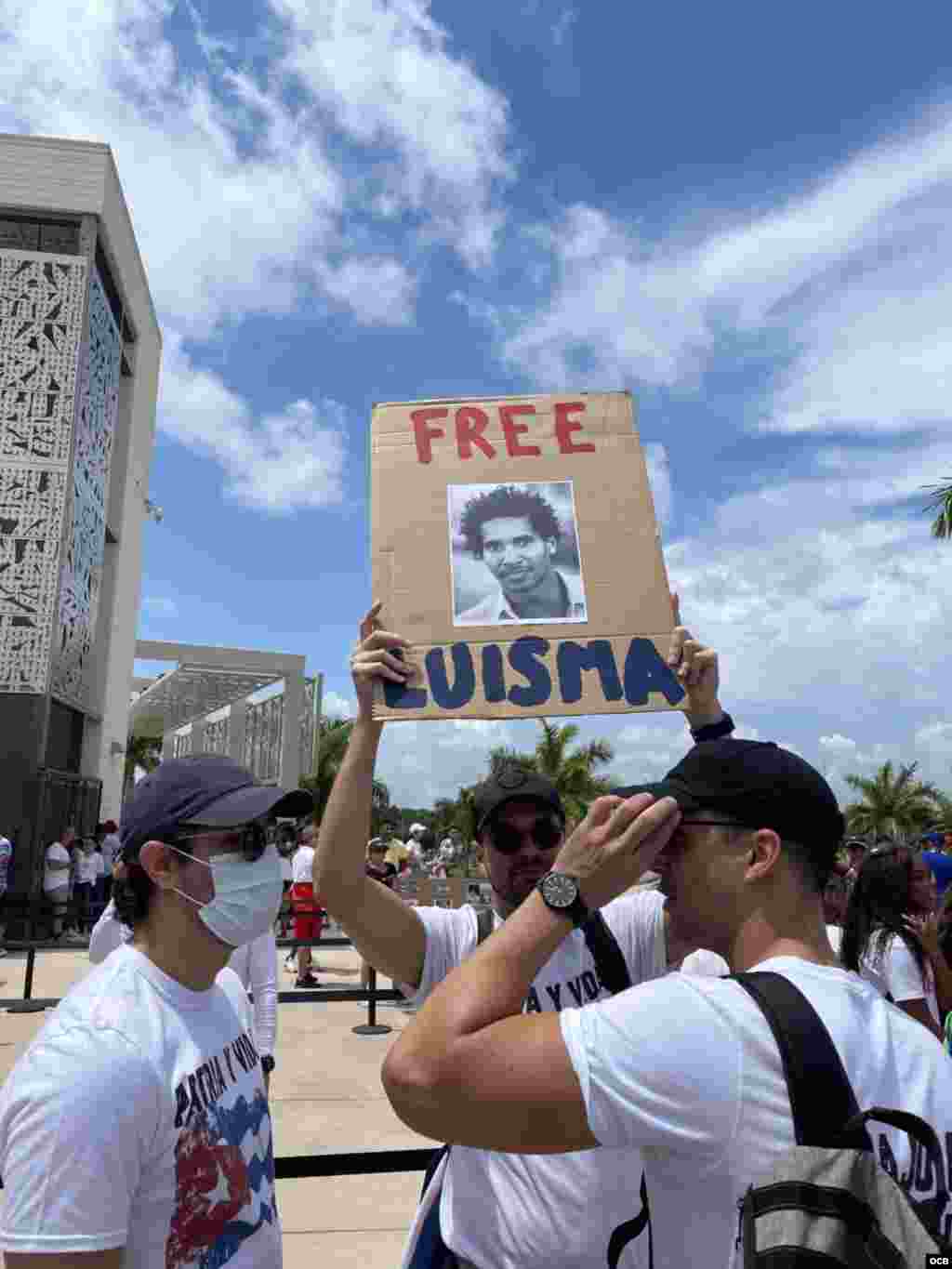 Reclamos por Luis Manuel Otero Alcántara