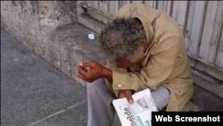 Según reportes oficiales, existen en Cuba más de 1.000 "deambulantes", el término que prefieren usar las autoridades para referirse a desamparados y mendigos. (Foto: in-cubadora.org)