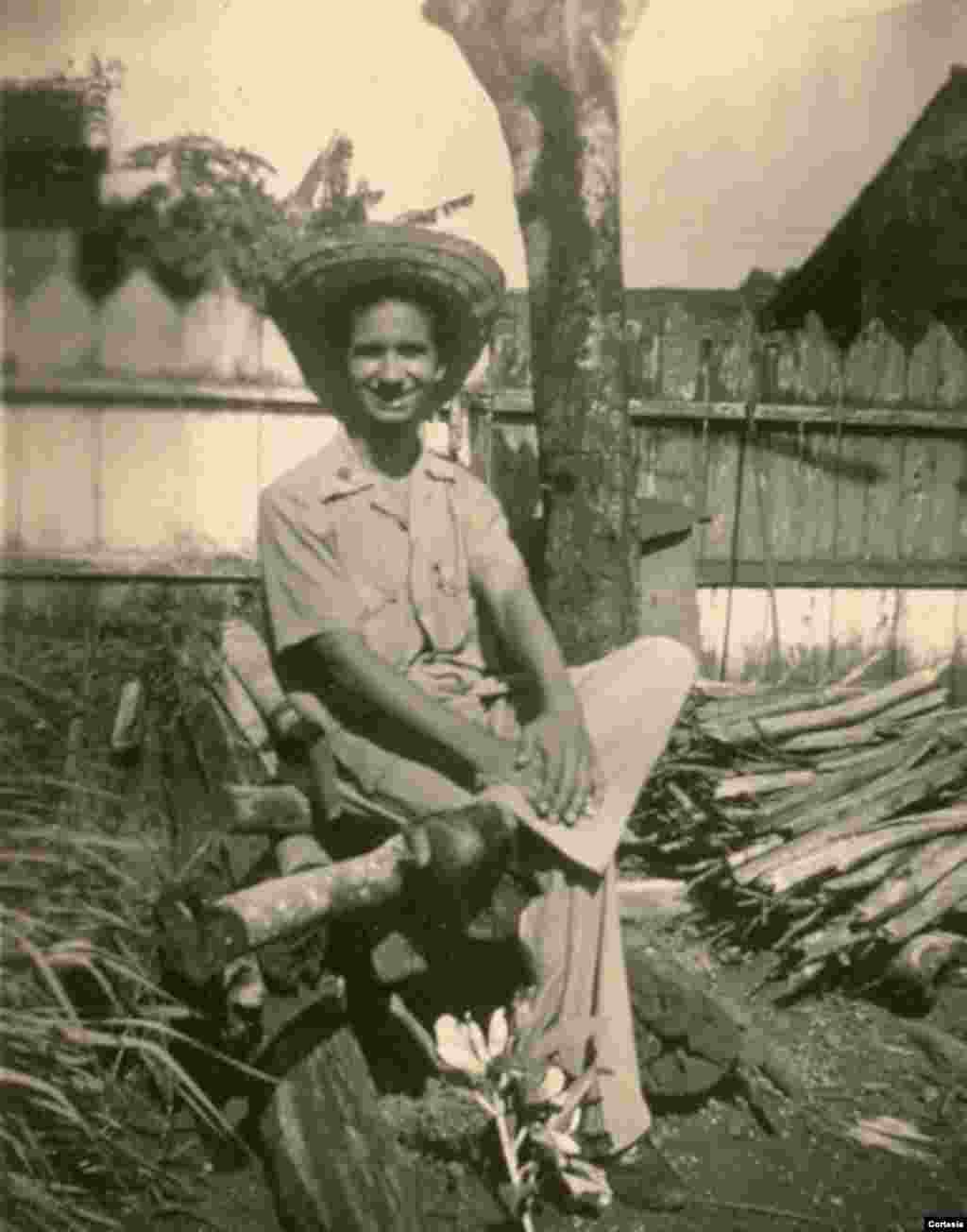 Agustin Román en la granja donde creció en San Antonio de los Baños.