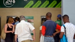 Faltante en cajeros automáticos genera largas colas en La Habana Faltante en cajeros automáticos genera largas colas en La Habana