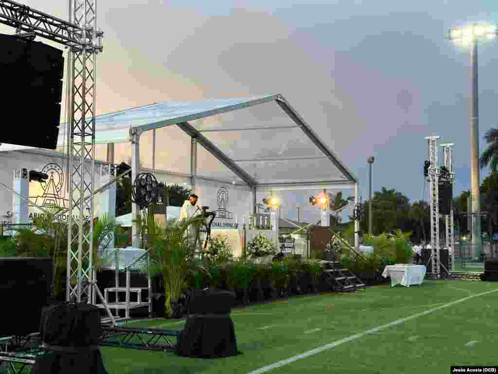 Celebración a la Virgen de la Caridad del Cobre con Misa Solemne, en el estadio Milander Park, de Hialeah.