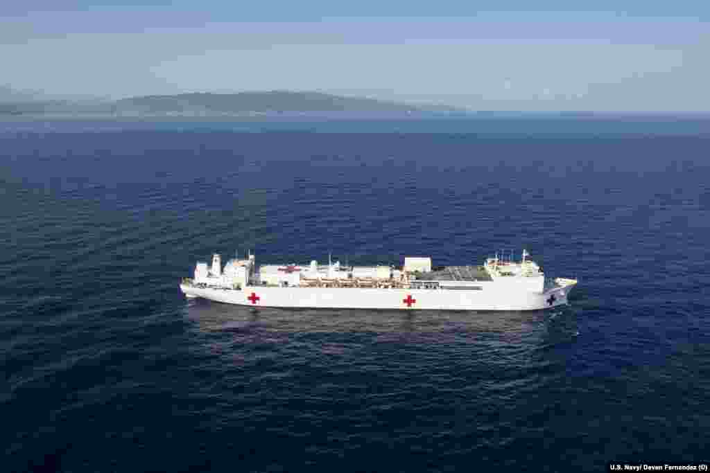 Esta será la decimosexta misión del USNS Comfort en la región. (U.S. Navy/ Deven Fernandez)