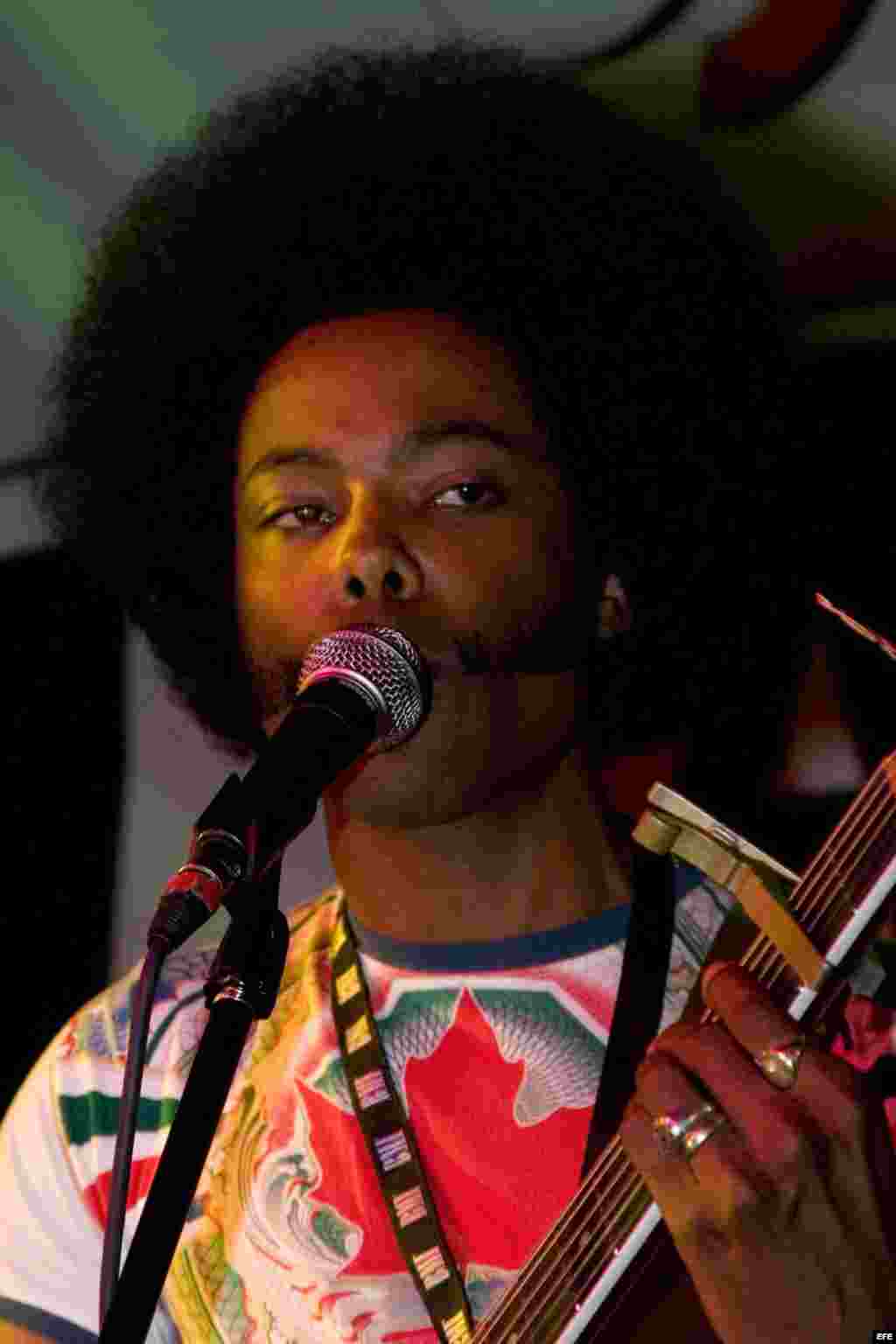 Alex Cuba compite con "Eres Tu" por el Mejor Video Musical Versión Corta.