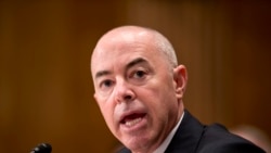 Alejandro Mayorkas, de origen cubano, fue secretario adjunto del Departamento de Seguridad Nacional bajo la administración Obama. (AP/J. Scott Applewhite)